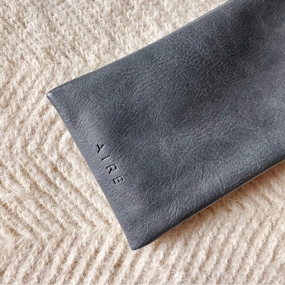 NWOT AIRE Sunglasses Case - Picture 3 of 4
